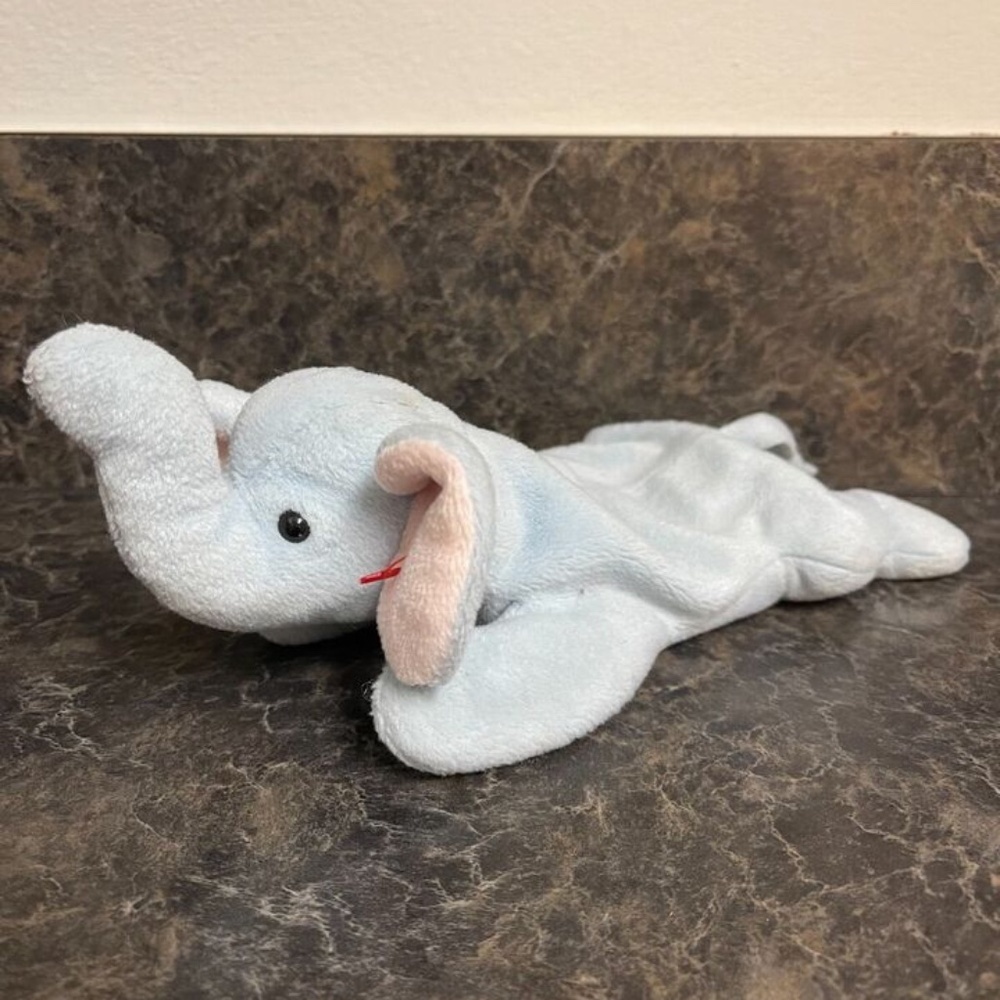 ! Ty Beanie Babies 1995 Peanut the Elephant